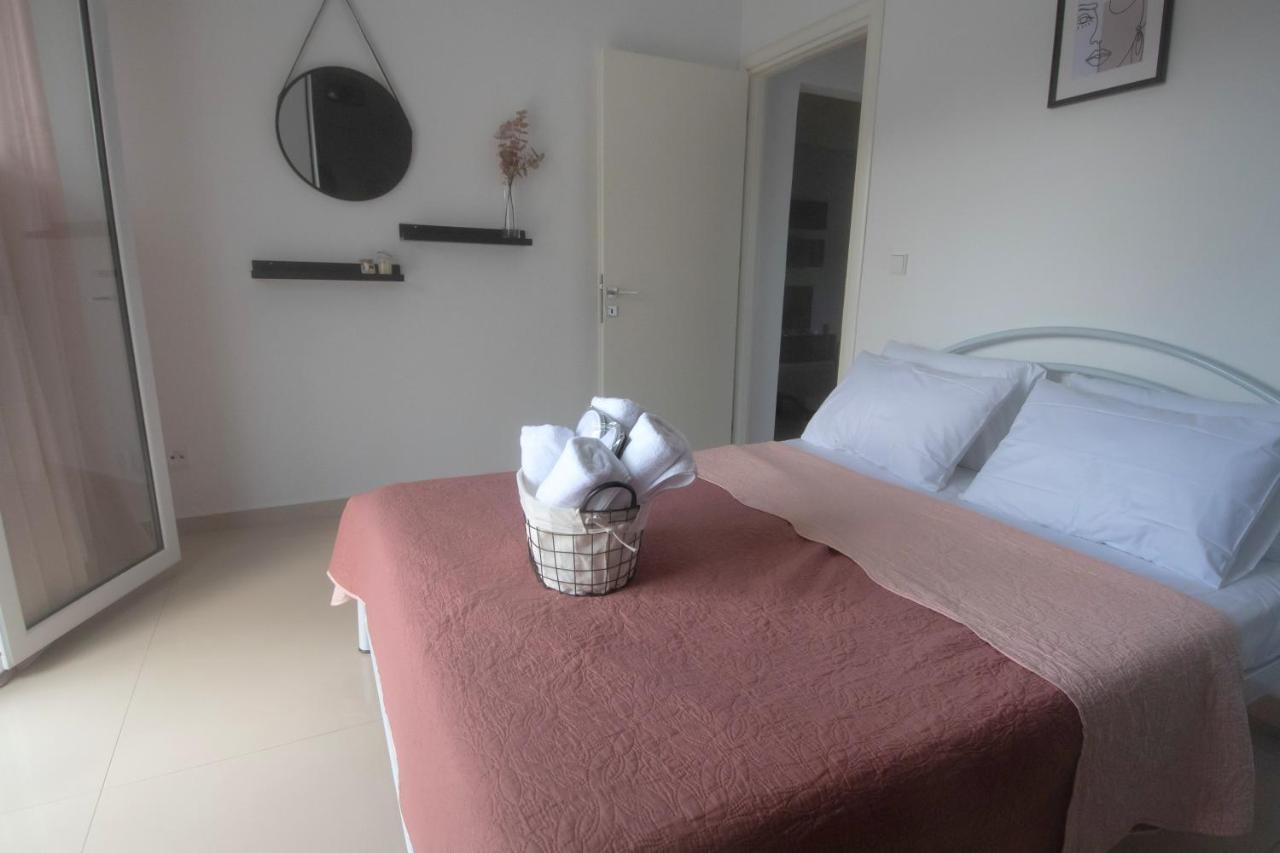 Mistral Luxury Living Apart otel Néa Péramos Dış mekan fotoğraf