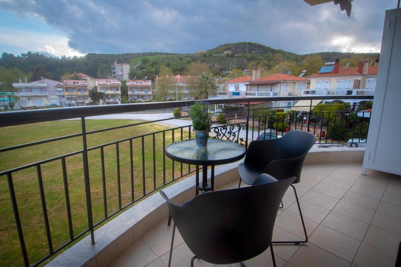 Mistral Luxury Living Apart otel Néa Péramos Dış mekan fotoğraf